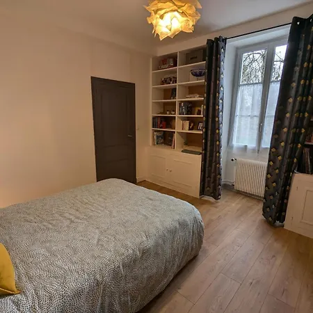 Spacieuse Avec Jardin Prive, Animaux Acceptes - Fr-1-653-276 *