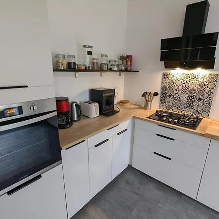 Spacieuse Avec Jardin Prive, Animaux Acceptes - Fr-1-653-276 *