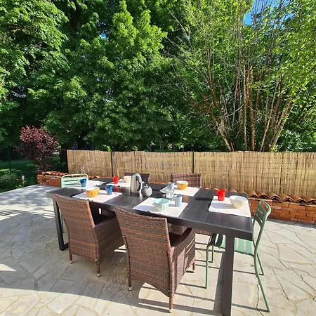 Spacieuse Avec Jardin Prive, Animaux Acceptes - Fr-1-653-276 Saint-Claud