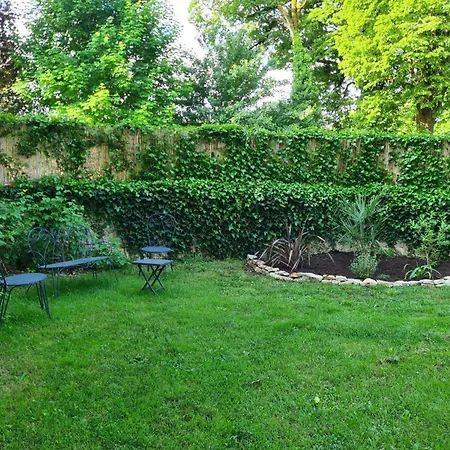 Spacieuse Avec Jardin Prive, Animaux Acceptes - Fr-1-653-276 Holiday home Saint-Claud
