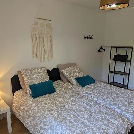 Spacieuse Avec Jardin Prive, Animaux Acceptes - Fr-1-653-276 * Saint-Claud