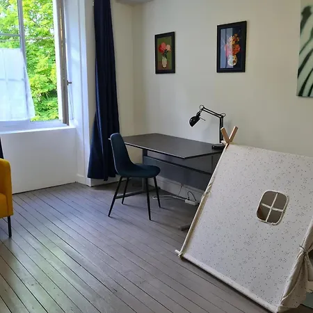 Spacieuse Avec Jardin Prive, Animaux Acceptes - Fr-1-653-276 Saint-Claud